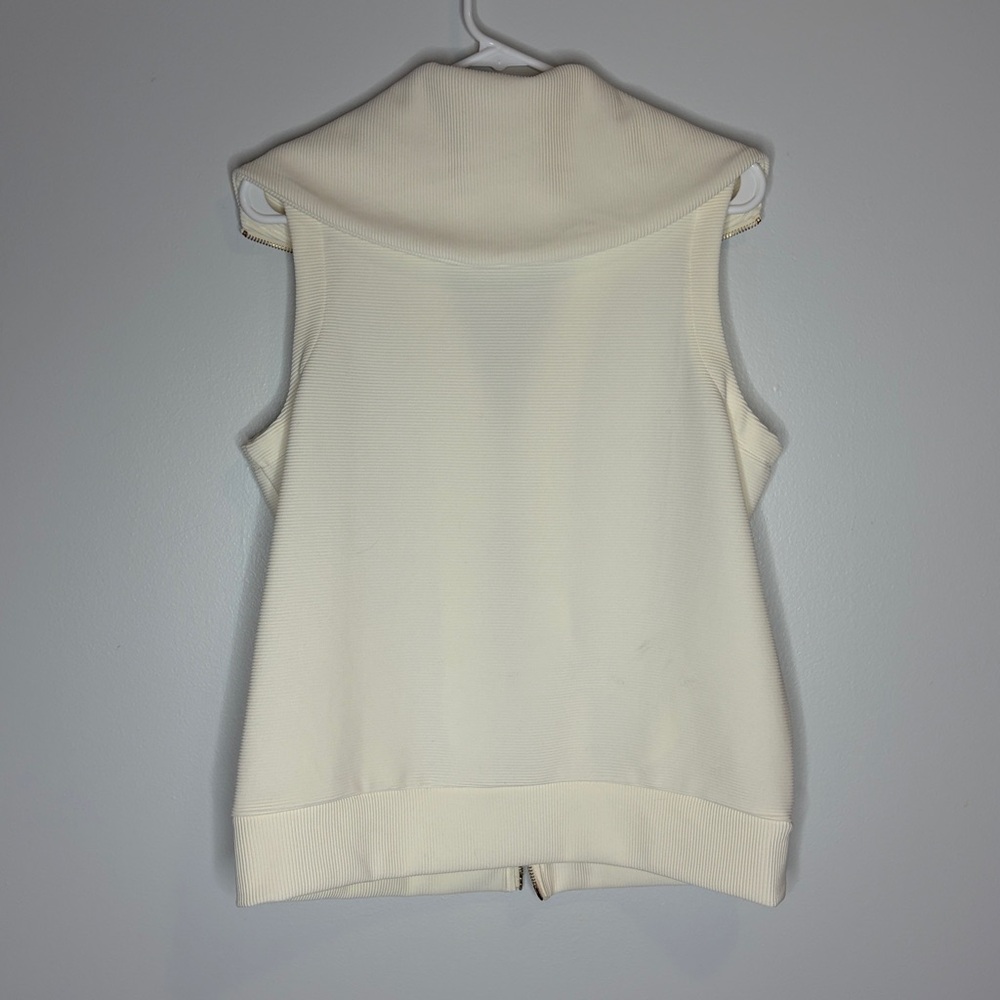 Vest - Picture 4 of 4